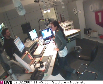 mp_1live_070202_100.jpg