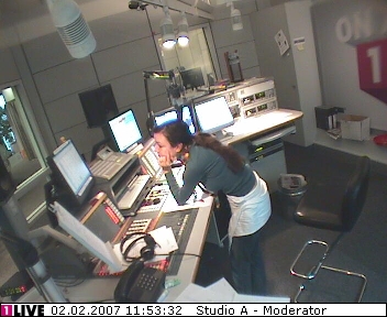 mp_1live_070202_103.jpg