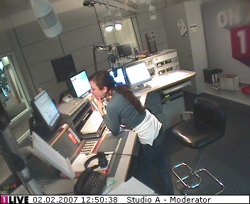 mp_1live_070202_127.jpg
