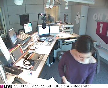 mp_1live_070315_64.jpg