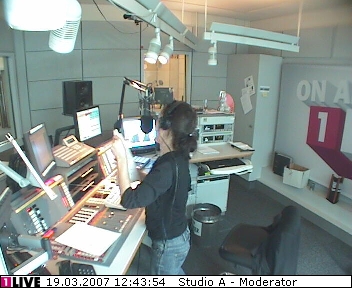 mp_1live_070319_49.jpg