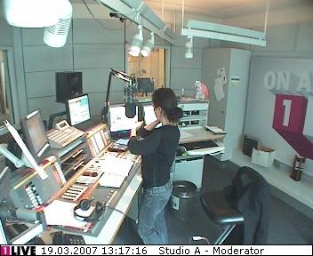 mp_1live_070319_61.jpg