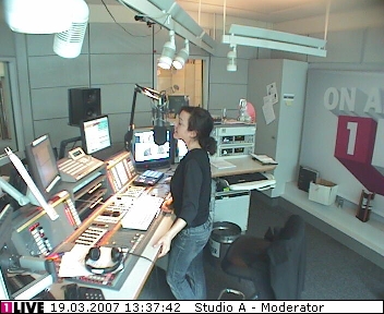 mp_1live_070319_75.jpg