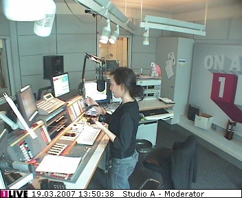 mp_1live_070319_77.jpg