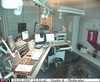 mp_1live_070319_78.jpg