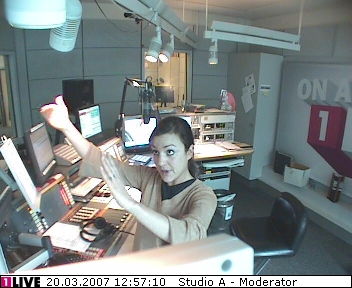 mp_1live_070320_57.jpg